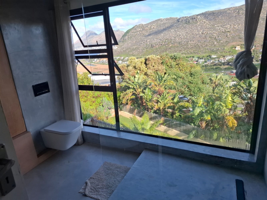 4 Bedroom Property for Sale in Glencairn Heights Western Cape